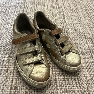Gold Veja Sneaker